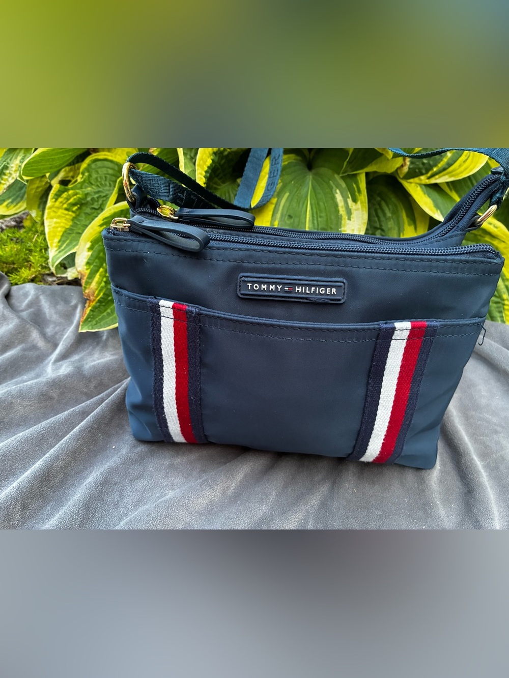 Women’s Tommy Hilfiger Navy Crossbody with Red and White traditional design